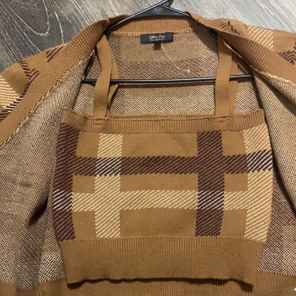 Witty Fox young contemporary set. Size small tank top with matching cardigan. - Picture 2 of 6